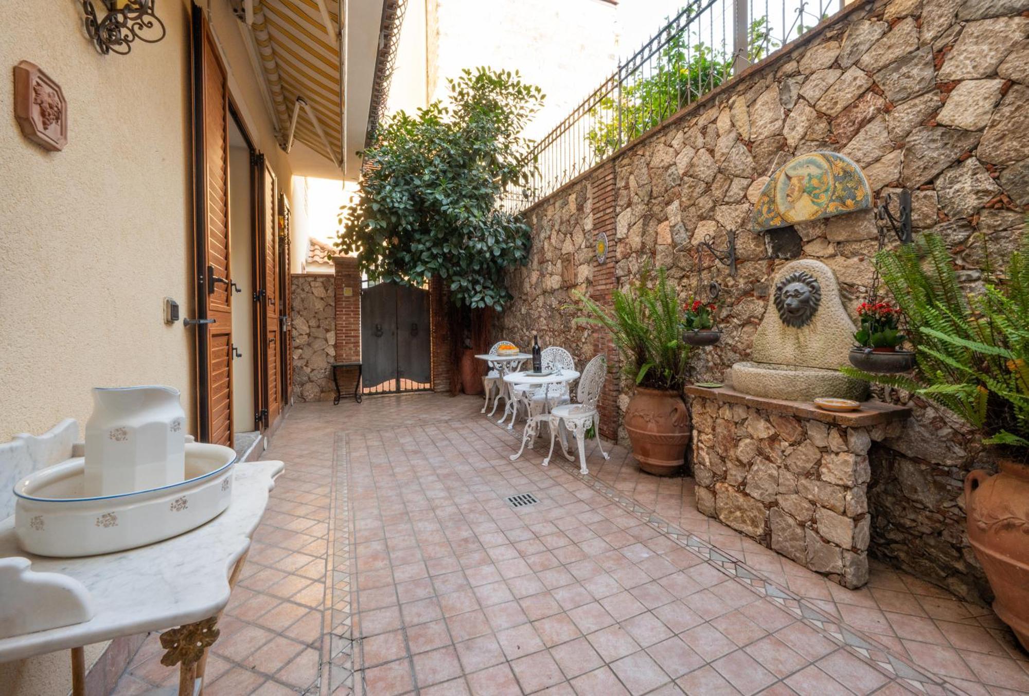 Casa D'Arte Taormina Apartment Exterior photo